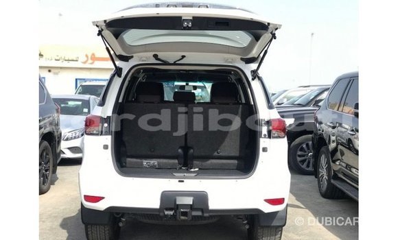 Acheter Import Voiture Toyota Fortuner Blanc à Import - Dubai, Ali Sabieh Region Acheter Import Voiture Toyota Fortuner Blanc à Import - Dubai, Ali Sabieh Region