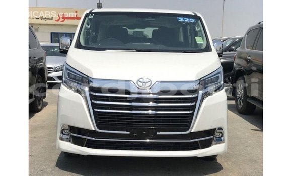 Acheter Import Voiture Toyota Granvia Blanc à Import - Dubai, Ali Sabieh Region Acheter Import Voiture Toyota Granvia Blanc à Import - Dubai, Ali Sabieh Region