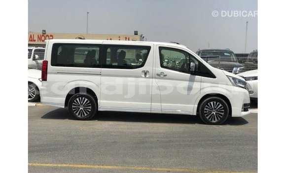 Acheter Import Voiture Toyota Granvia Blanc à Import - Dubai, Ali Sabieh Region Acheter Import Voiture Toyota Granvia Blanc à Import - Dubai, Ali Sabieh Region