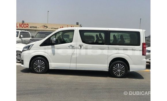 Acheter Import Voiture Toyota Granvia Blanc à Import - Dubai, Ali Sabieh Region Acheter Import Voiture Toyota Granvia Blanc à Import - Dubai, Ali Sabieh Region