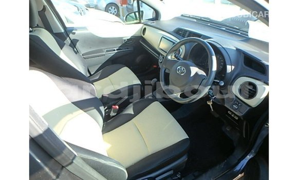 Buy Import Toyota Vitz Other Car in Import - Dubai in Ali Sabieh Region Buy Import Toyota Vitz Other Car in Import - Dubai in Ali Sabieh Region