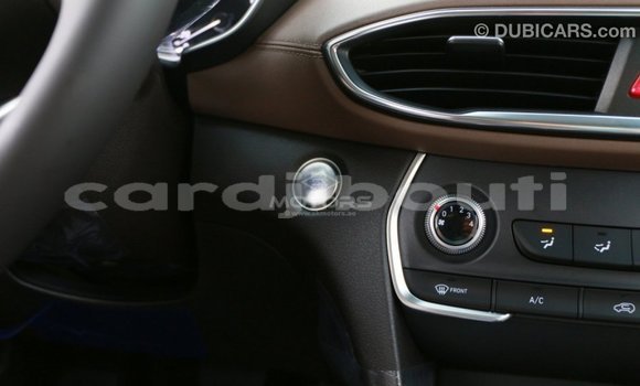 Buy Import Hyundai Santa Fe Brown Car in Import - Dubai in Ali Sabieh Region Buy Import Hyundai Santa Fe Brown Car in Import - Dubai in Ali Sabieh Region