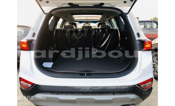 Buy Import Hyundai Santa Fe White Car in Import - Dubai in Ali Sabieh Region Buy Import Hyundai Santa Fe White Car in Import - Dubai in Ali Sabieh Region
