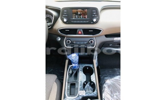 Buy Import Hyundai Santa Fe White Car in Import - Dubai in Ali Sabieh Region Buy Import Hyundai Santa Fe White Car in Import - Dubai in Ali Sabieh Region