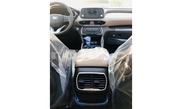 Buy Import Hyundai Santa Fe White Car in Import - Dubai in Ali Sabieh Region Buy Import Hyundai Santa Fe White Car in Import - Dubai in Ali Sabieh Region