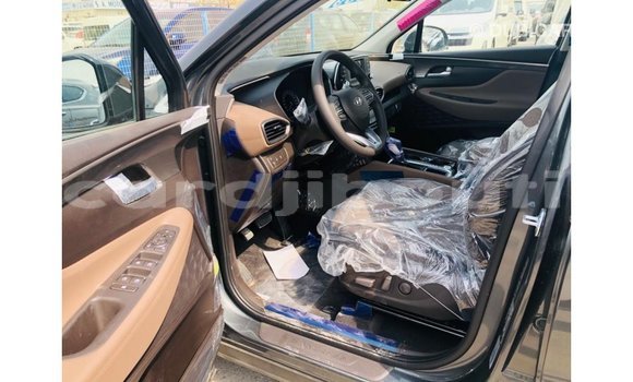 Buy Import Hyundai Santa Fe Green Car in Import - Dubai in Ali Sabieh Region Buy Import Hyundai Santa Fe Green Car in Import - Dubai in Ali Sabieh Region