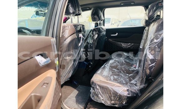 Buy Import Hyundai Santa Fe Green Car in Import - Dubai in Ali Sabieh Region Buy Import Hyundai Santa Fe Green Car in Import - Dubai in Ali Sabieh Region