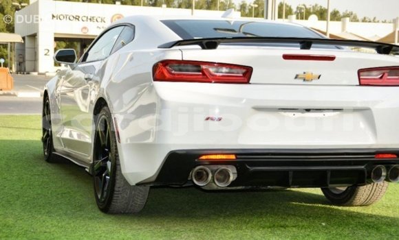 Acheter Import Voiture Chevrolet Camaro Blanc à Import - Dubai, Ali Sabieh Region Acheter Import Voiture Chevrolet Camaro Blanc à Import - Dubai, Ali Sabieh Region