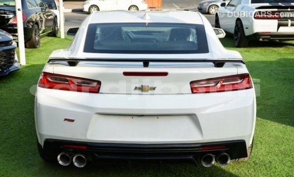 Acheter Import Voiture Chevrolet Camaro Blanc à Import - Dubai, Ali Sabieh Region Acheter Import Voiture Chevrolet Camaro Blanc à Import - Dubai, Ali Sabieh Region