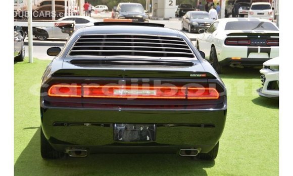 Acheter Import Voiture Dodge Challenger Noir à Import - Dubai, Ali Sabieh Region Acheter Import Voiture Dodge Challenger Noir à Import - Dubai, Ali Sabieh Region