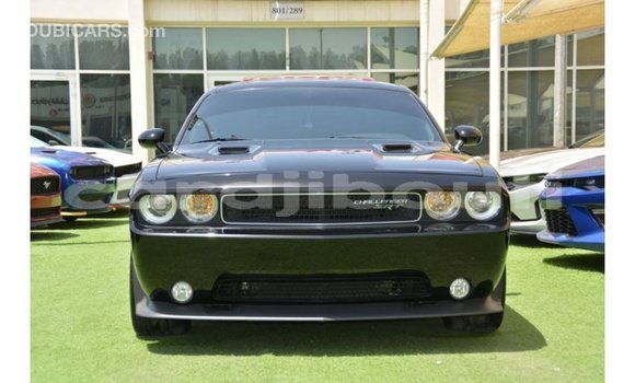 Acheter Import Voiture Dodge Challenger Noir à Import - Dubai, Ali Sabieh Region Acheter Import Voiture Dodge Challenger Noir à Import - Dubai, Ali Sabieh Region
