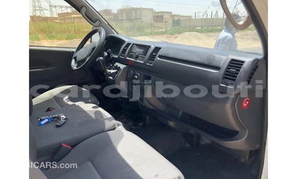 Buy Import Toyota Hiace White Car in Import - Dubai in Ali Sabieh Region Buy Import Toyota Hiace White Car in Import - Dubai in Ali Sabieh Region