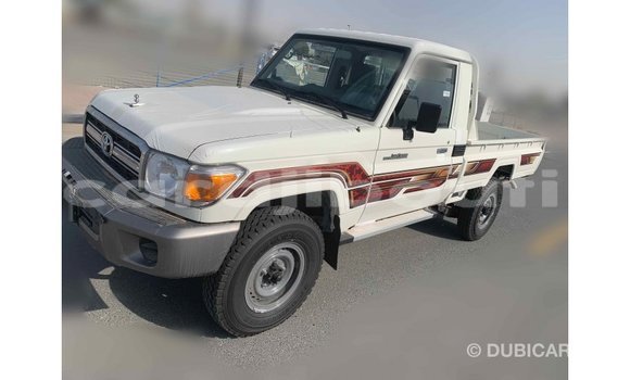 Buy Import Toyota Land Cruiser White Car in Import - Dubai in Ali Sabieh Region Buy Import Toyota Land Cruiser White Car in Import - Dubai in Ali Sabieh Region
