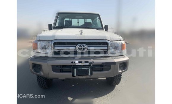 Buy Import Toyota Land Cruiser White Car in Import - Dubai in Ali Sabieh Region Buy Import Toyota Land Cruiser White Car in Import - Dubai in Ali Sabieh Region