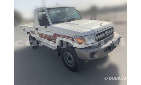 Buy Import Toyota Land Cruiser White Car in Import - Dubai in Ali Sabieh Region Buy Import Toyota Land Cruiser White Car in Import - Dubai in Ali Sabieh Region