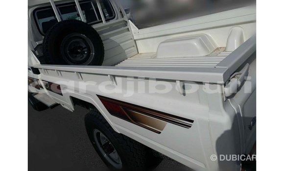 Buy Import Toyota Land Cruiser White Car in Import - Dubai in Ali Sabieh Region Buy Import Toyota Land Cruiser White Car in Import - Dubai in Ali Sabieh Region