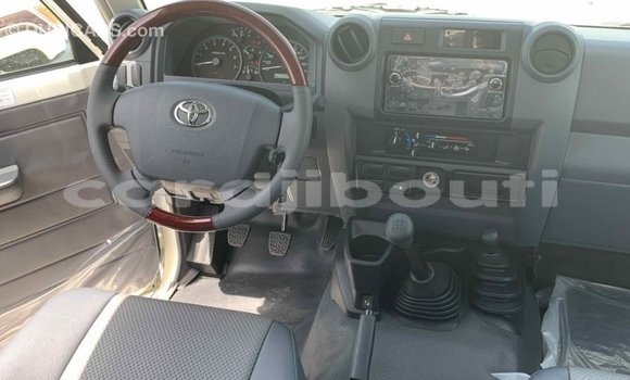 Buy Import Toyota Land Cruiser White Car in Import - Dubai in Ali Sabieh Region Buy Import Toyota Land Cruiser White Car in Import - Dubai in Ali Sabieh Region