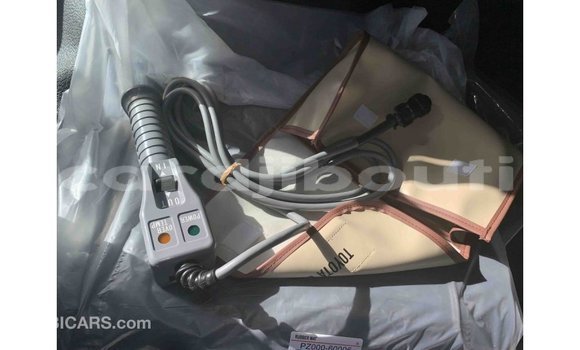 Buy Import Toyota Land Cruiser White Car in Import - Dubai in Ali Sabieh Region Buy Import Toyota Land Cruiser White Car in Import - Dubai in Ali Sabieh Region