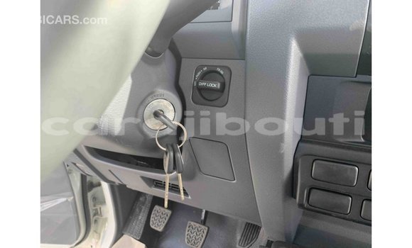 Buy Import Toyota Land Cruiser White Car in Import - Dubai in Ali Sabieh Region Buy Import Toyota Land Cruiser White Car in Import - Dubai in Ali Sabieh Region