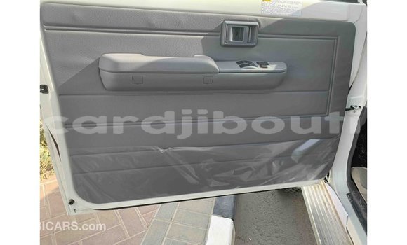 Buy Import Toyota Land Cruiser White Car in Import - Dubai in Ali Sabieh Region Buy Import Toyota Land Cruiser White Car in Import - Dubai in Ali Sabieh Region