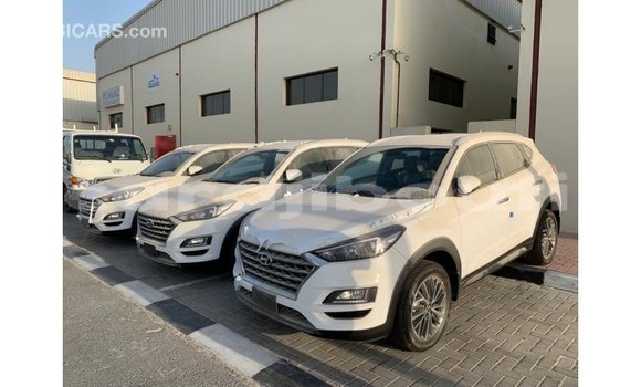 Buy Import Hyundai Tucson White Car in Import - Dubai in Ali Sabieh Region Buy Import Hyundai Tucson White Car in Import - Dubai in Ali Sabieh Region