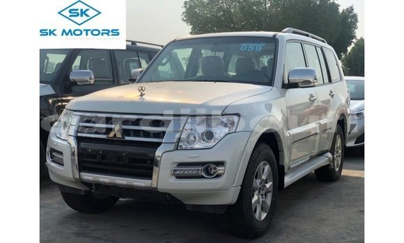 Acheter Import Voiture Mitsubishi Pajero Noir à Import - Dubai, Ali Sabieh Region