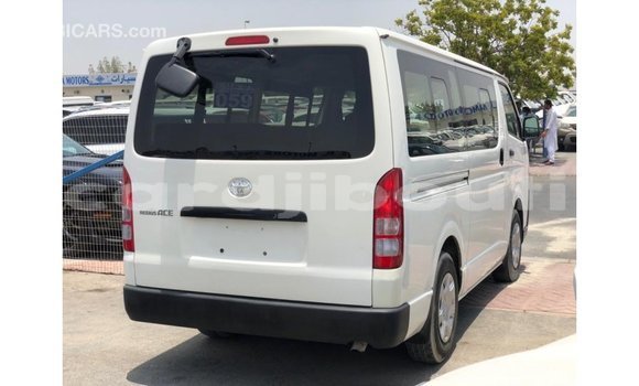 Buy Import Toyota Hiace White Car in Import - Dubai in Ali Sabieh Region Buy Import Toyota Hiace White Car in Import - Dubai in Ali Sabieh Region