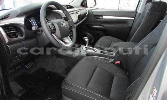 Acheter Occasion Voiture Toyota Hilux Blanc à 'Ali Sabieh, Ali Sabieh Region Acheter Occasion Voiture Toyota Hilux Blanc à 'Ali Sabieh, Ali Sabieh Region