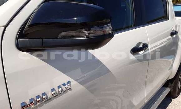 Acheter Occasion Voiture Toyota Hilux Blanc à 'Ali Sabieh, Ali Sabieh Region Acheter Occasion Voiture Toyota Hilux Blanc à 'Ali Sabieh, Ali Sabieh Region