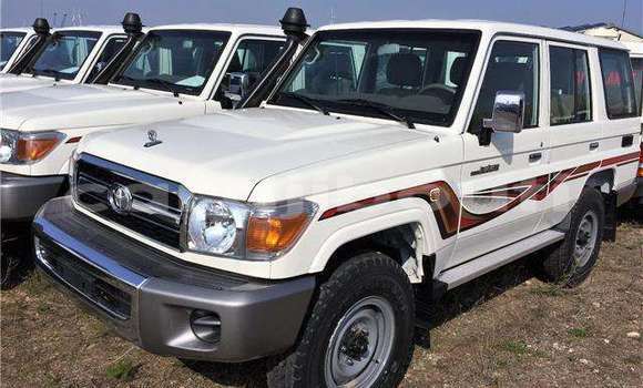 Acheter Occasion Voiture Toyota Land Cruiser Blanc à 'Ali Sabieh, Ali Sabieh Region Acheter Occasion Voiture Toyota Land Cruiser Blanc à 'Ali Sabieh, Ali Sabieh Region