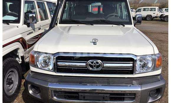 Acheter Occasion Voiture Toyota Land Cruiser Blanc à 'Ali Sabieh, Ali Sabieh Region Acheter Occasion Voiture Toyota Land Cruiser Blanc à 'Ali Sabieh, Ali Sabieh Region
