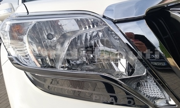 Acheter Occasion Voiture Toyota Land Cruiser Prado Blanc à Holhol, Ali Sabieh Region Acheter Occasion Voiture Toyota Land Cruiser Prado Blanc à Holhol, Ali Sabieh Region