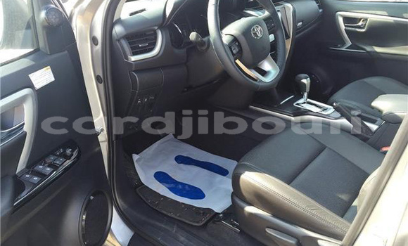 Acheter Occasion Voiture Toyota Fortuner Gris à Loyada, Arta Region Acheter Occasion Voiture Toyota Fortuner Gris à Loyada, Arta Region