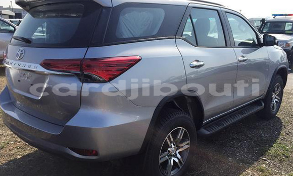 Acheter Occasion Voiture Toyota Fortuner Gris à Loyada, Arta Region Acheter Occasion Voiture Toyota Fortuner Gris à Loyada, Arta Region