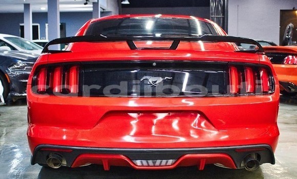 Acheter Occasion Voiture Ford Mustang Rouge à Djibouti, Djibouti Region Acheter Occasion Voiture Ford Mustang Rouge à Djibouti, Djibouti Region