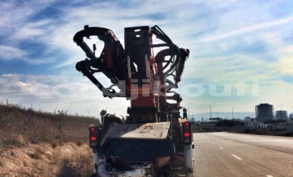 Acheter Occasion Utilitaire Iveco Cargo Rouge à Djibouti, Djibouti Region Acheter Occasion Utilitaire Iveco Cargo Rouge à Djibouti, Djibouti Region