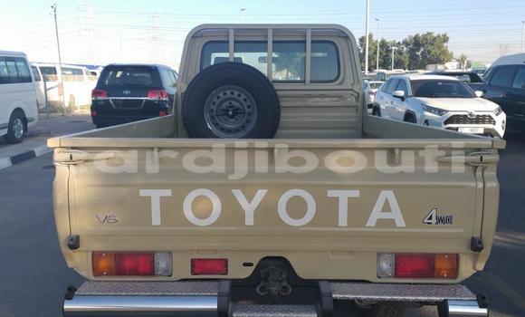 Acheter Neuf Voiture Toyota Land Cruiser Beige à Alaili Dadda, Obock Acheter Neuf Voiture Toyota Land Cruiser Beige à Alaili Dadda, Obock