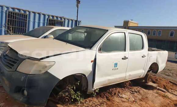Acheter Occasion Voiture Toyota Land Cruiser Blanc à Djibouti, Djibouti Region Acheter Occasion Voiture Toyota Land Cruiser Blanc à Djibouti, Djibouti Region