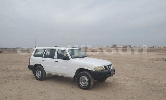 Acheter Occasion Voiture Nissan Patrol Blanc à Djibouti, Djibouti Region