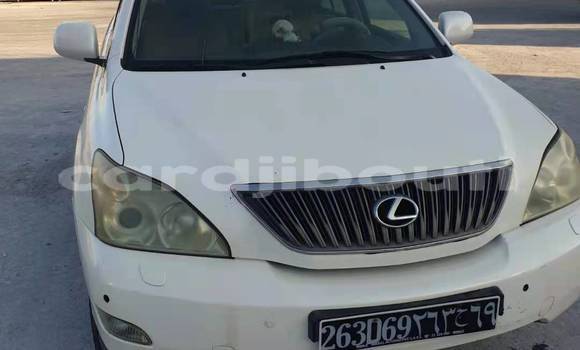Acheter Occasion Voiture Lexus RX 330 Blanc à Djibouti, Djibouti Region Acheter Occasion Voiture Lexus RX 330 Blanc à Djibouti, Djibouti Region