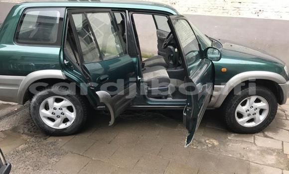 Acheter Occasion Voiture Toyota RAV4 Vert à Djibouti, Djibouti Region Acheter Occasion Voiture Toyota RAV4 Vert à Djibouti, Djibouti Region