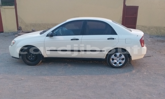Acheter Occasion Voiture Kia Cerato Beige à Djibouti, Djibouti Region Acheter Occasion Voiture Kia Cerato Beige à Djibouti, Djibouti Region