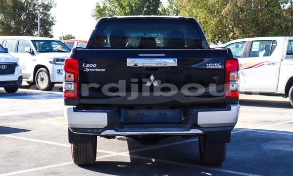Acheter Import Voiture Mitsubishi L200 Noir à Djibouti, Djibouti Region Acheter Import Voiture Mitsubishi L200 Noir à Djibouti, Djibouti Region