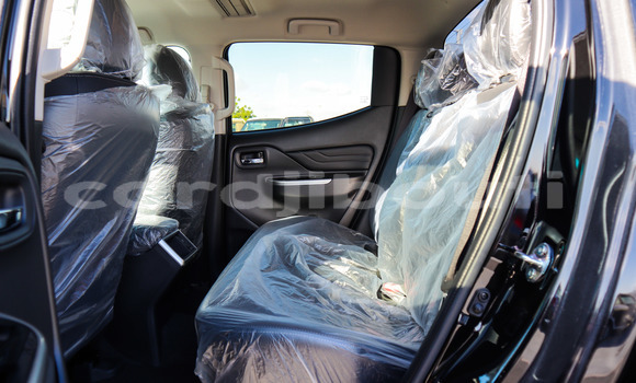 Acheter Import Voiture Mitsubishi L200 Noir à Djibouti, Djibouti Region Acheter Import Voiture Mitsubishi L200 Noir à Djibouti, Djibouti Region
