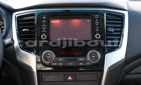 Acheter Import Voiture Mitsubishi L200 Noir à Djibouti, Djibouti Region Acheter Import Voiture Mitsubishi L200 Noir à Djibouti, Djibouti Region