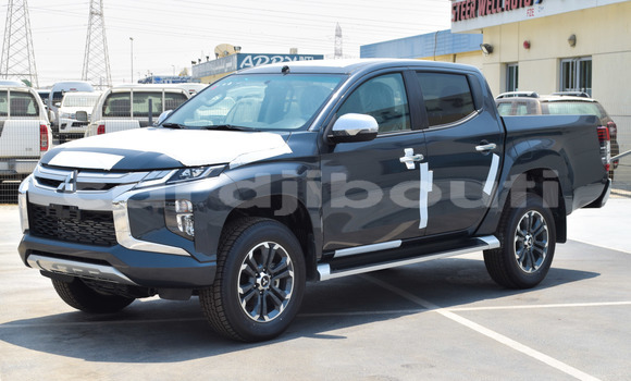 Acheter Import Voiture Mitsubishi L200 Gris à Import - Dubai, Ali Sabieh Region Acheter Import Voiture Mitsubishi L200 Gris à Import - Dubai, Ali Sabieh Region