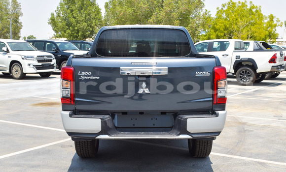 Acheter Import Voiture Mitsubishi L200 Gris à Import - Dubai, Ali Sabieh Region Acheter Import Voiture Mitsubishi L200 Gris à Import - Dubai, Ali Sabieh Region