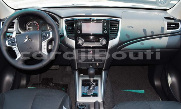 Acheter Import Voiture Mitsubishi L200 Gris à Import - Dubai, Ali Sabieh Region Acheter Import Voiture Mitsubishi L200 Gris à Import - Dubai, Ali Sabieh Region