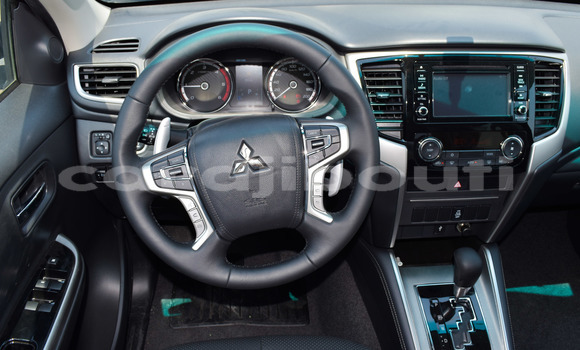 Acheter Import Voiture Mitsubishi L200 Gris à Import - Dubai, Ali Sabieh Region Acheter Import Voiture Mitsubishi L200 Gris à Import - Dubai, Ali Sabieh Region