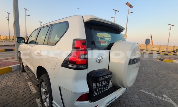 Acheter Occasion Voiture Toyota Prado Blanc à Djibouti, Djibouti Region Acheter Occasion Voiture Toyota Prado Blanc à Djibouti, Djibouti Region